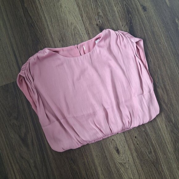 NWOT ASTR Cropped Double Layer Ballon Hem Sleeveless Blouse Size L - Picture 2 of 7